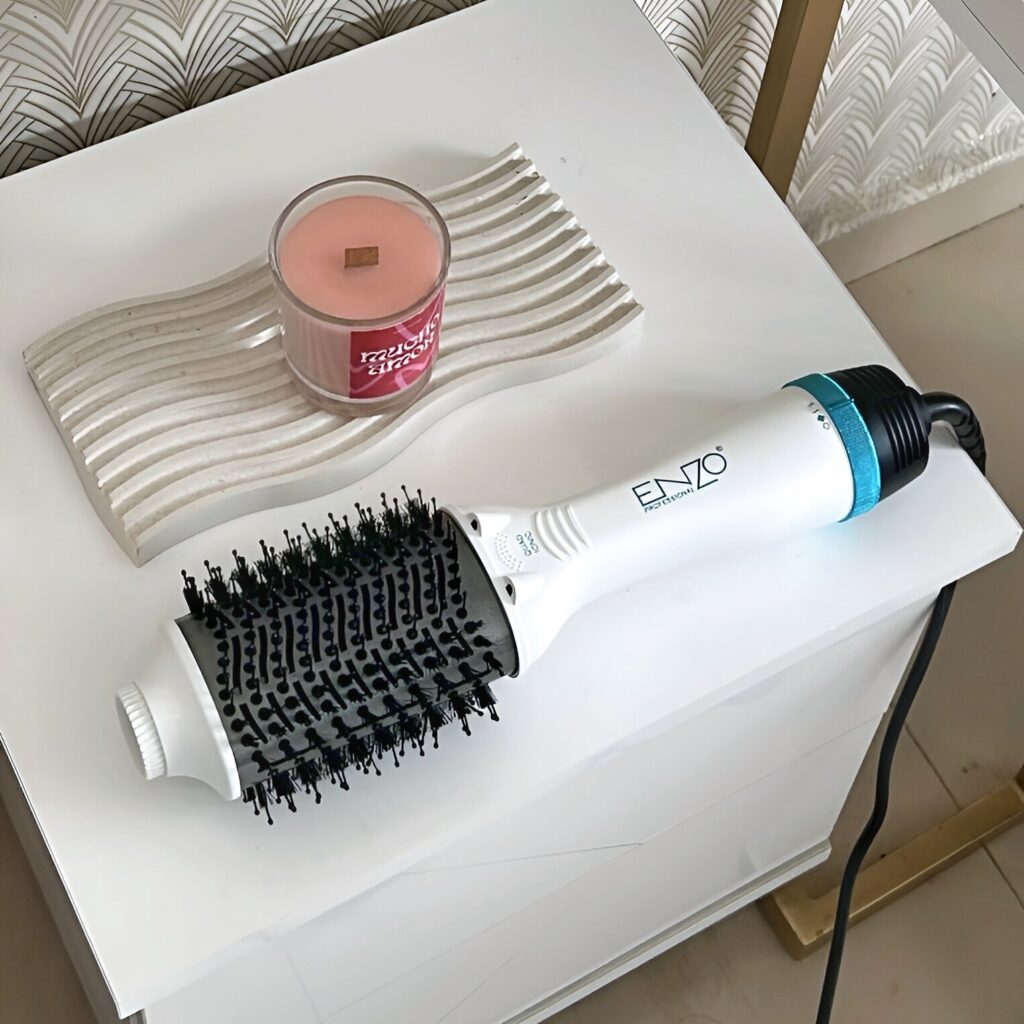 Brosse ENZO 1500w 75MM Avec Technologie Ionique Et Nano TITANIUM 